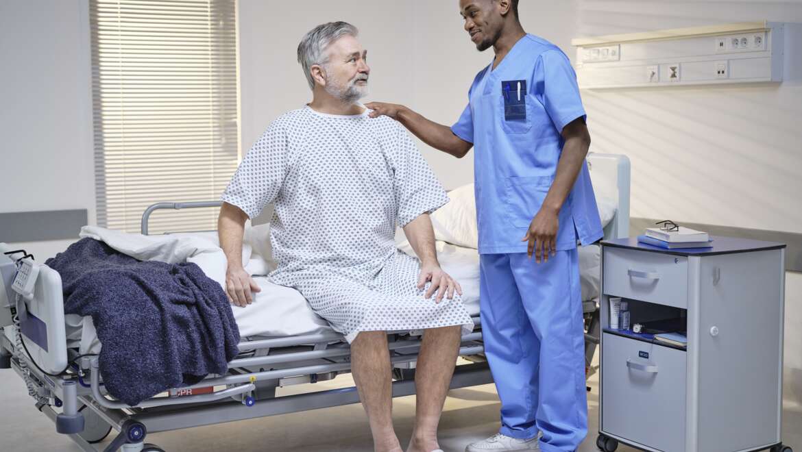 Foto verpleger met patiënt